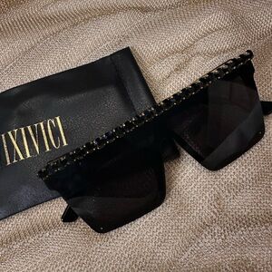 Rhinestone flat top sunglasses w/ case